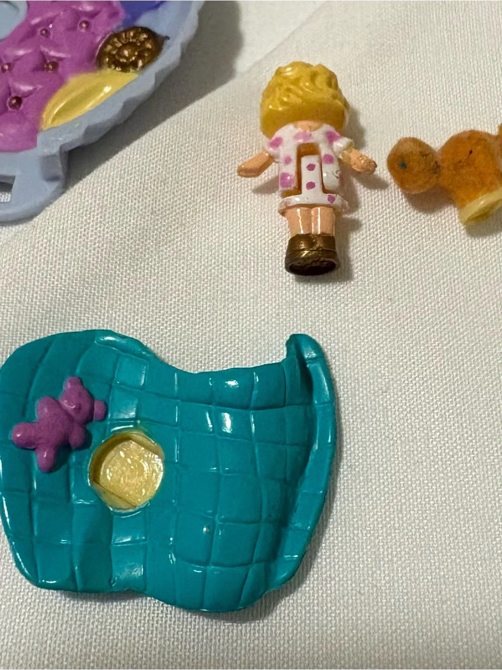 Polly Pocket Fuzzy Kitten Locket, Complete, 1993 by Blue Bird